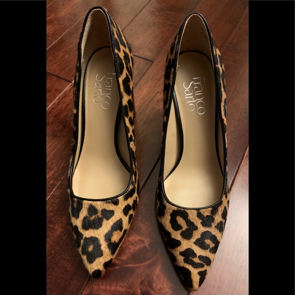 🔥🔥🔥 Leopard print block heel pumps.  Sz 6